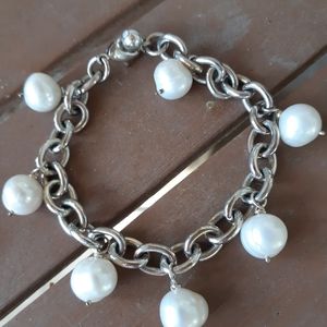 Bracelet with pearls